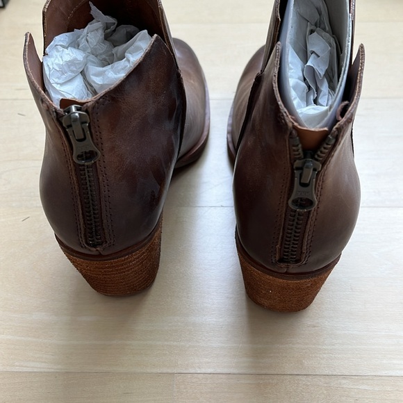 Kork ease Chandra boot, brown distressed leather, size 8.5 - Picture 3 of 3